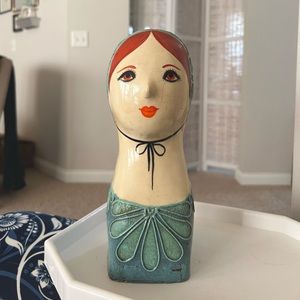 GEMMA TACCOGNA woman’s head
SIGNED CAPISTRANO, MEXICO.